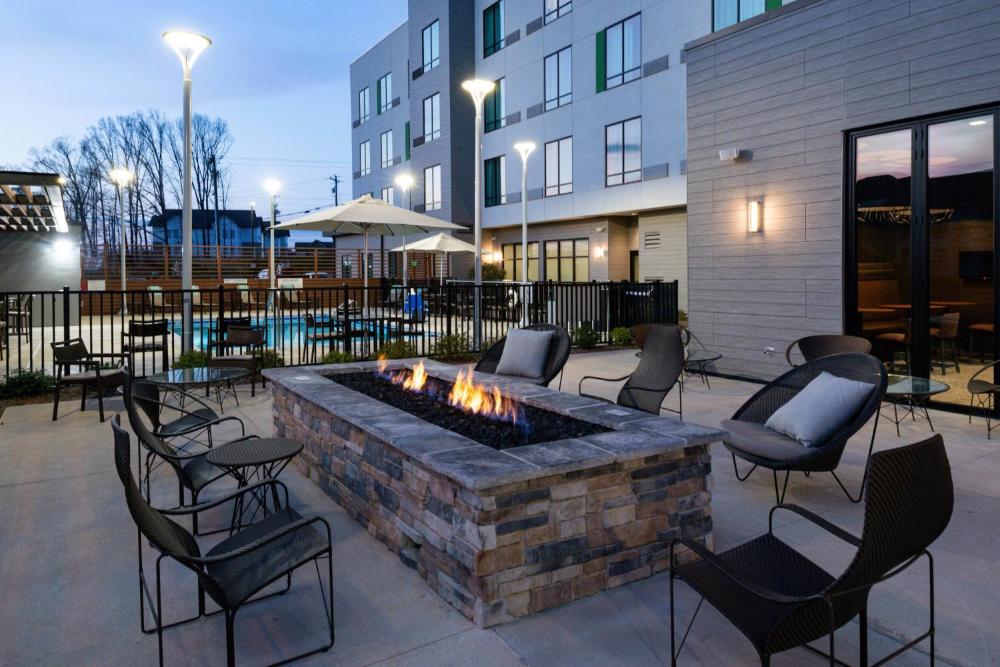 Courtyard Charlotte Steele Creek