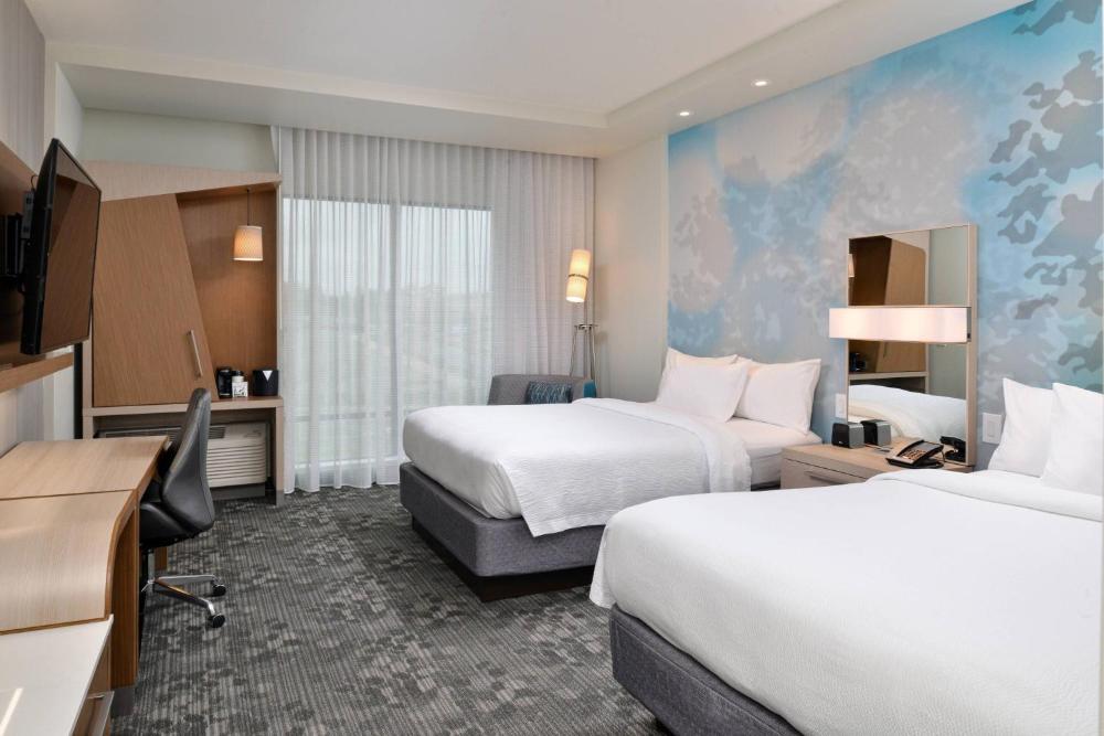 Queen Room with Two Queen Beds - Non-Smoking interior